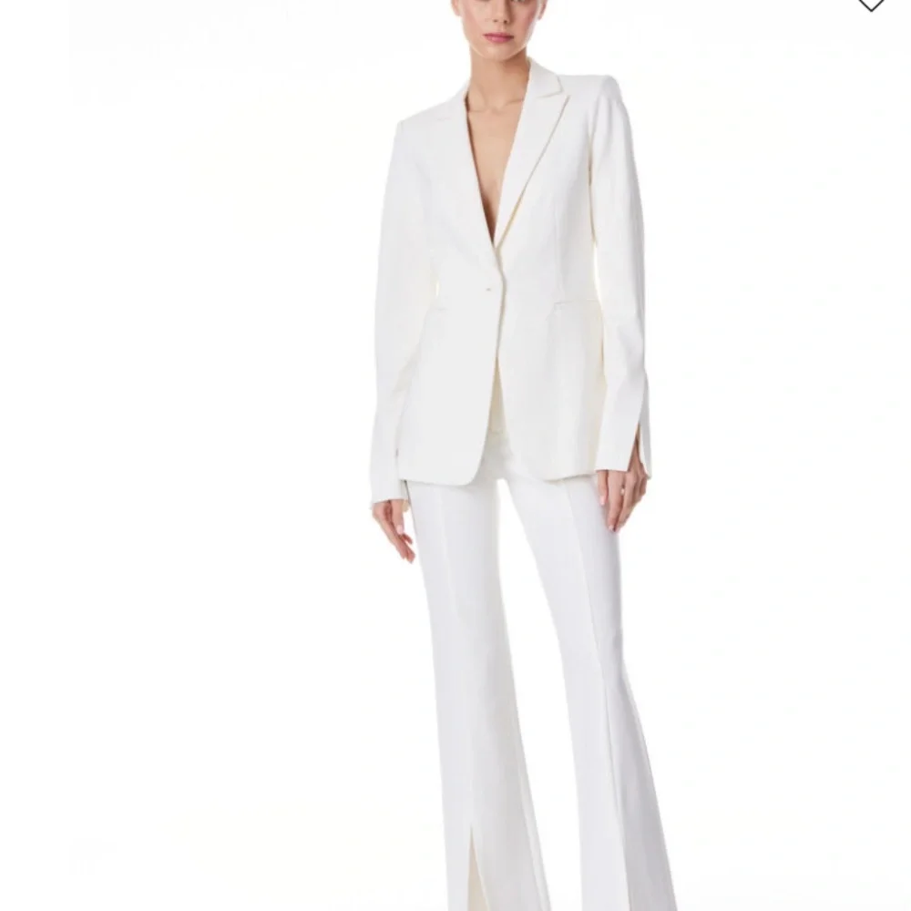 NEW WITH TAGS Alice & Olivia Breann fitted blazer off white size 0 - Picture 3 of 10